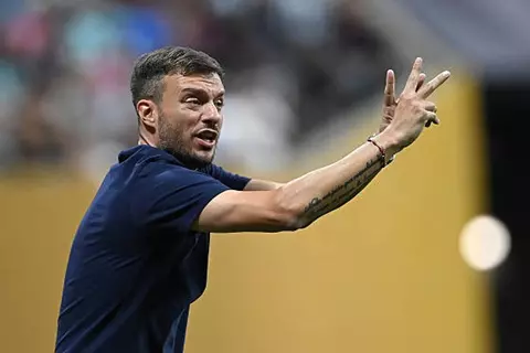 بعد تعادله مع الأهلي.. ذا صن: مدرب بورتو سيكون أول ضحية من المونديال